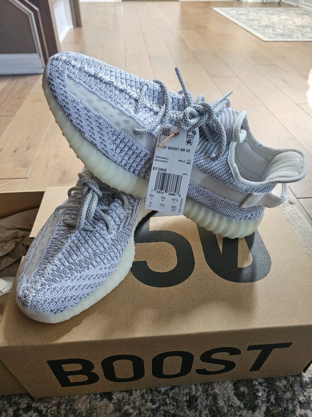 Adidas Yeezy Boost 350 V2 Size 9 - Unisex lifestyle sneakers